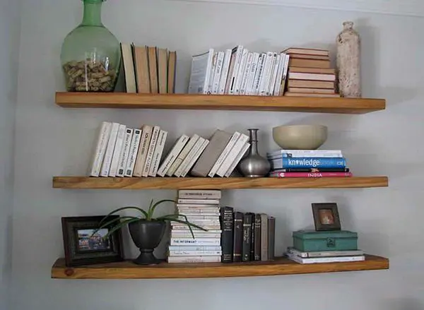 ساخت کتابخانه با وسایل دور ریختنی و انواع چوب ها